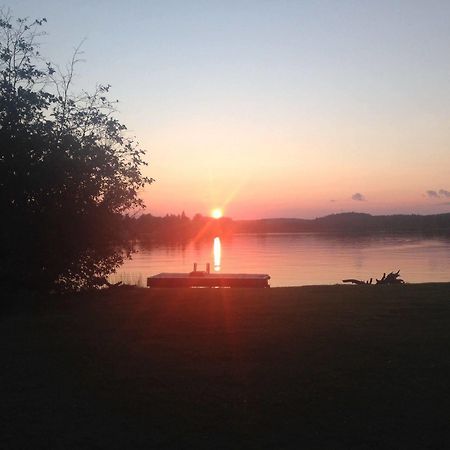 Algonquin'S Edge Resort Madawaska Buitenkant foto