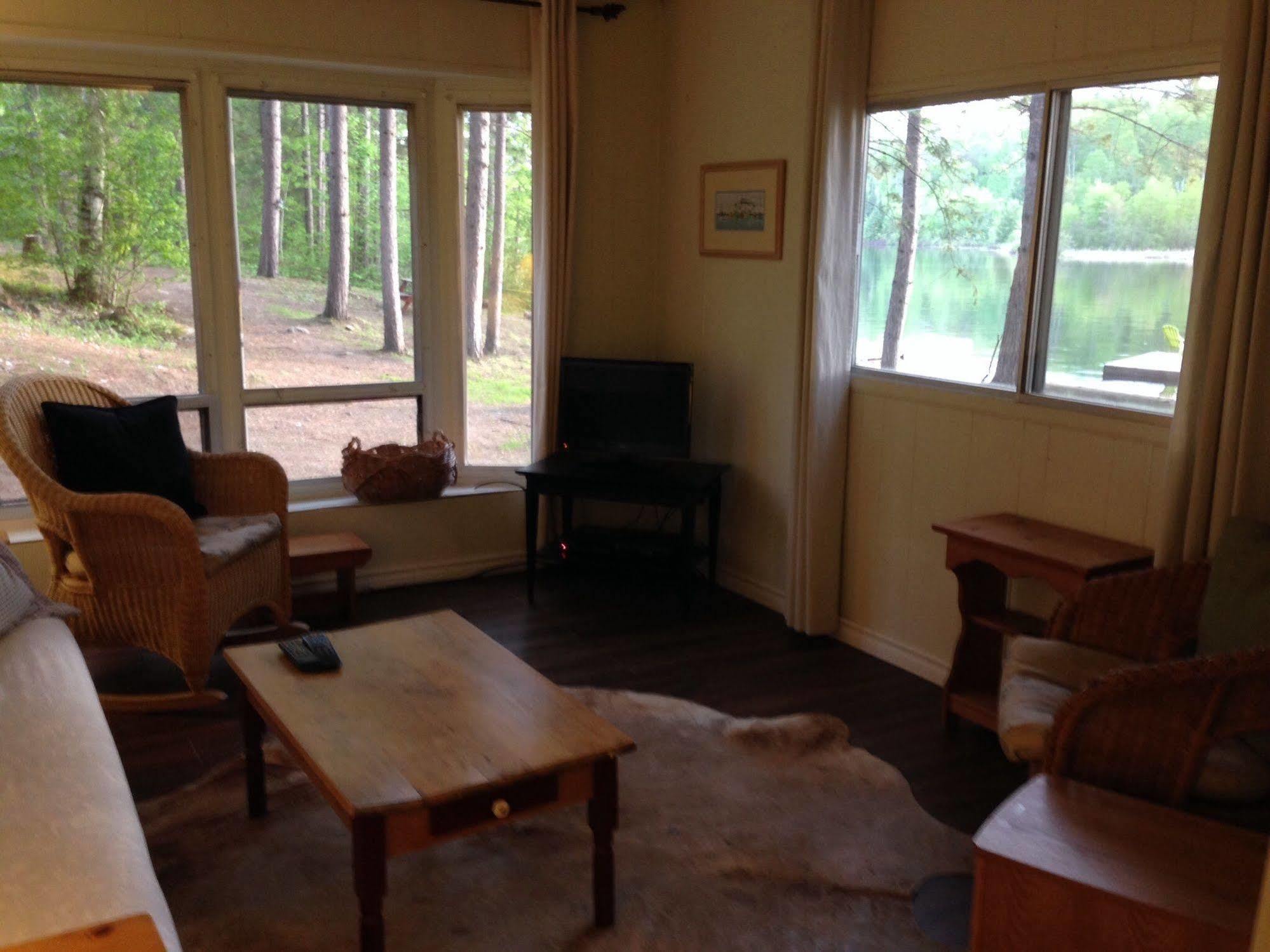 Algonquin'S Edge Resort Madawaska Buitenkant foto